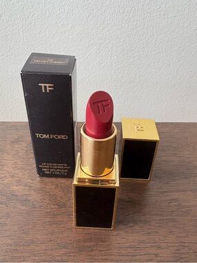 TOM FORD Lip Color Matte Lipstick- VELVET CHERRY 08